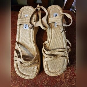 New Steve Madden Women's Tan Sandals